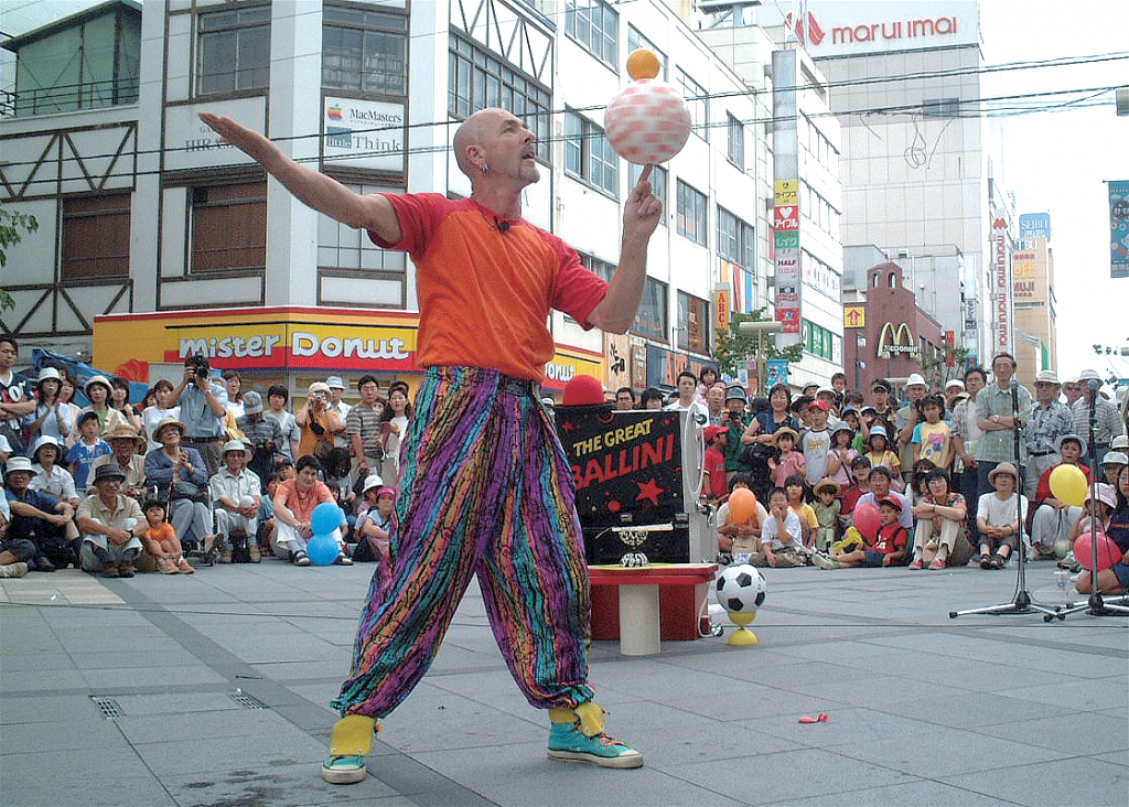 ballini juggling