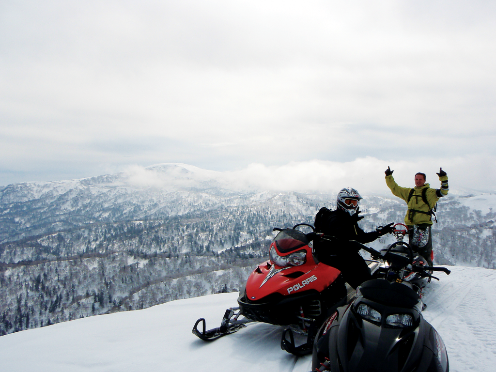 niseko snowmobiling