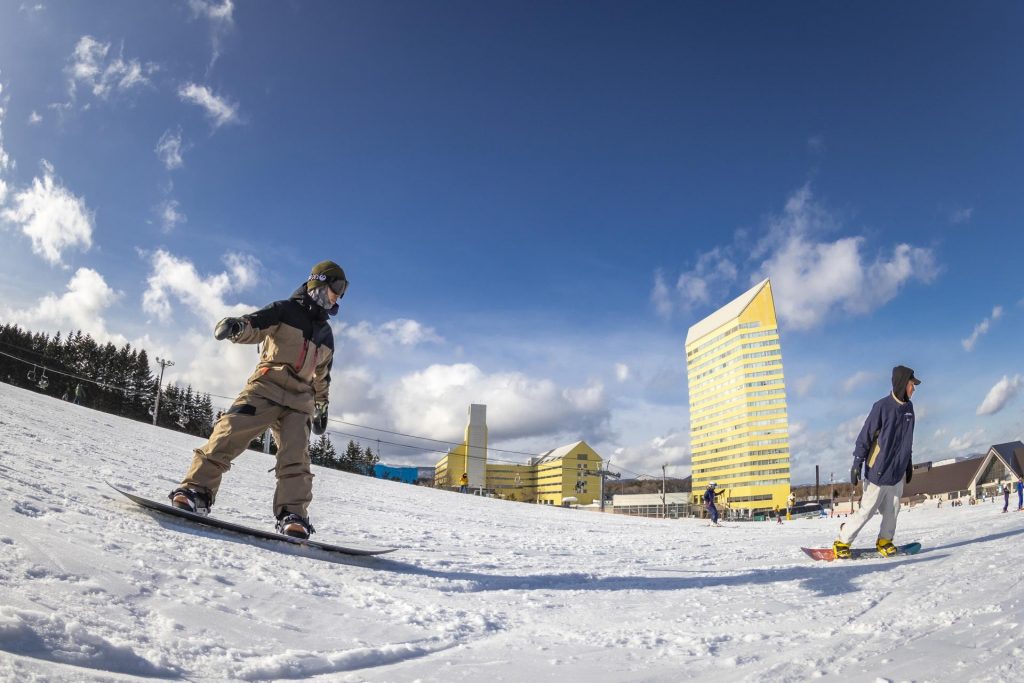 Hachimantai Appi Japan Ski