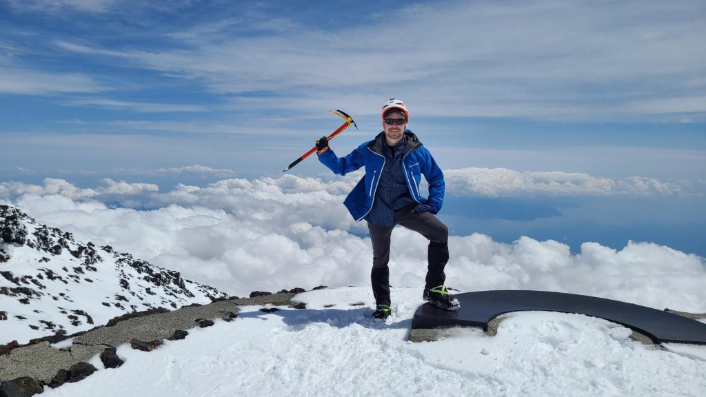 climbing mt. fuji off season