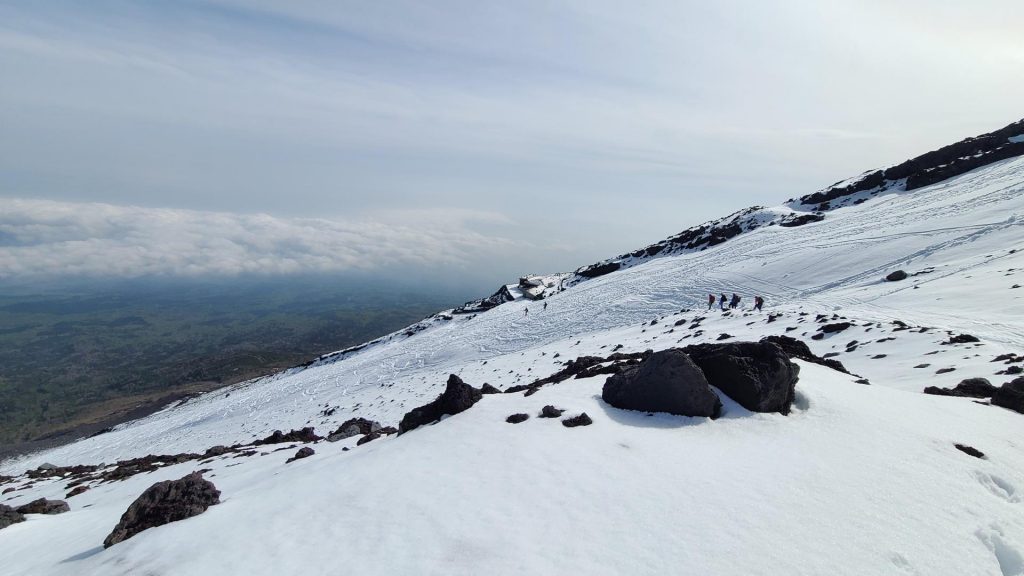 climbing mt. fuji off season