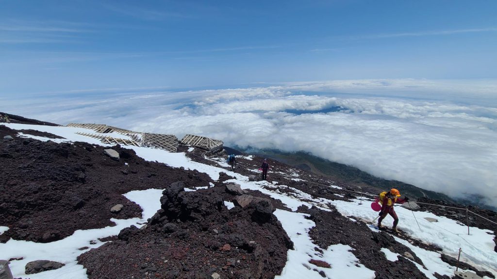 climbing mt. fuji off season